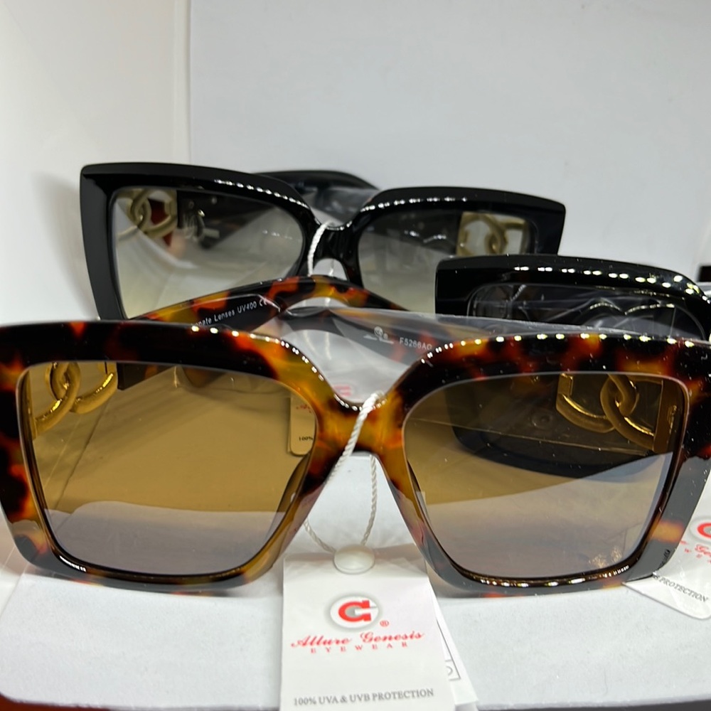 Square sunglasses for women in black light gold, leopard gold and black silver